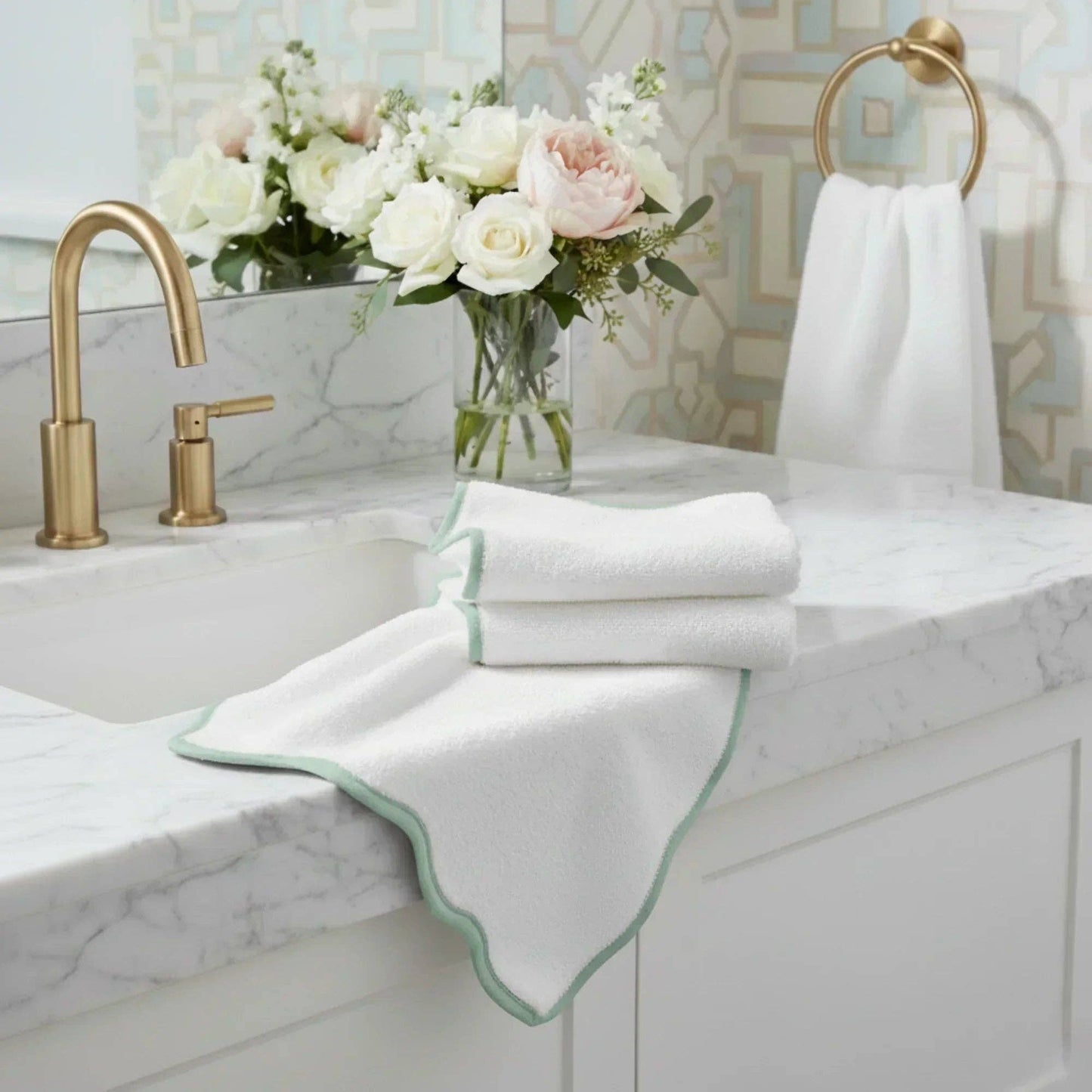 Bath Towels – Fluffy, Ultra Soft & Highly Absorbent (4 pieces)