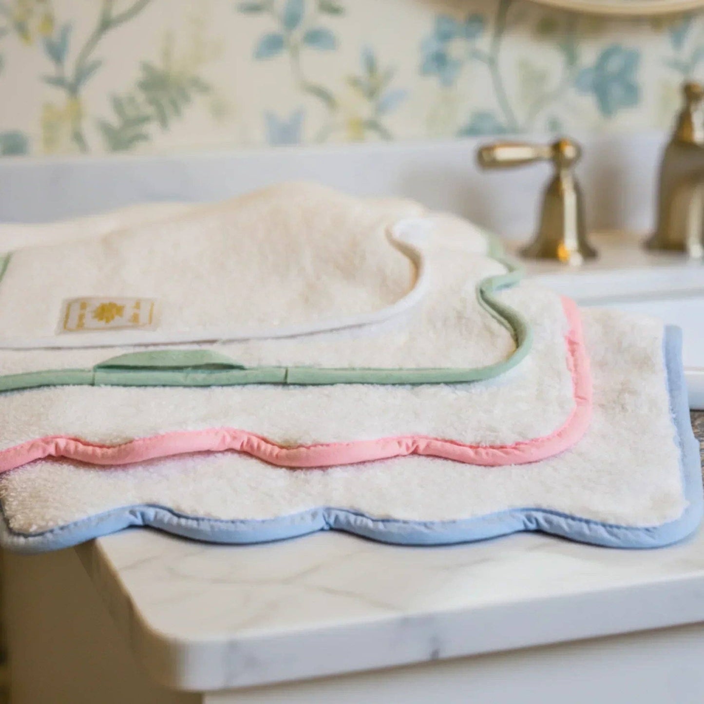 Bath Towels – Fluffy, Ultra Soft & Highly Absorbent (4 pieces)